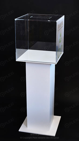 Kutija od pleksiglasa sa postoljem - PLEXI KP002